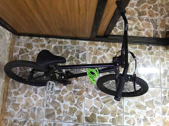 بايسكل بي ام اكس حركات تايرات جدد لون اسود اخو الجديد مابي نقص مرتب BMX للبيع بسعر 95 وبي مجال بسيط متوفر توصيل داخل بغداد للحجز ***********
