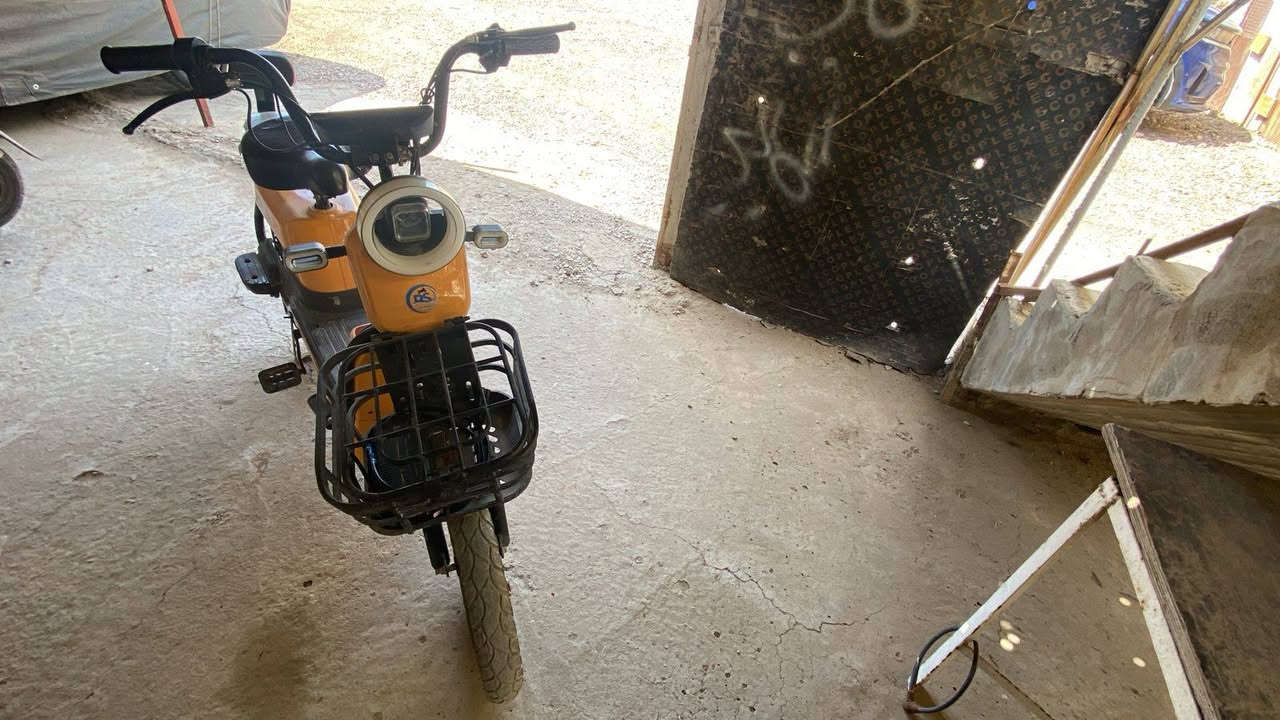 للبيع دراجه شحن
جديده  وحلوه 
بطاريات جدد 
السعر ب 250  وبيها مجال 
مكاني بغداد زعفرانيه
الرقم ***********
