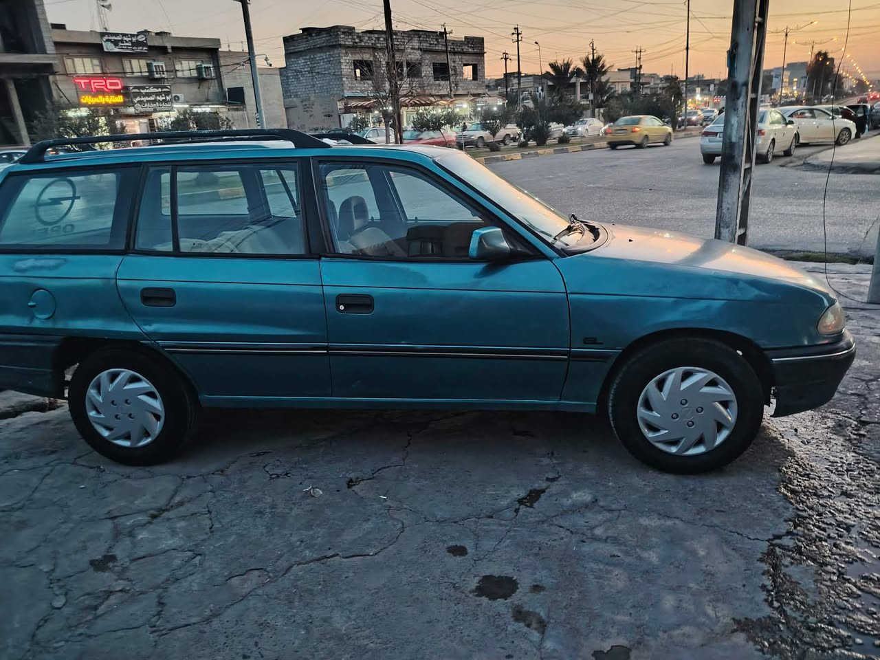 السلام عليكم استرا مكينه وكير جديد طخم تايات جدد طخم جديد محرك كير شرط ستيرن باور بيها كاربون قطره خيسان مابيها بس دواير دوسات***********/***********
