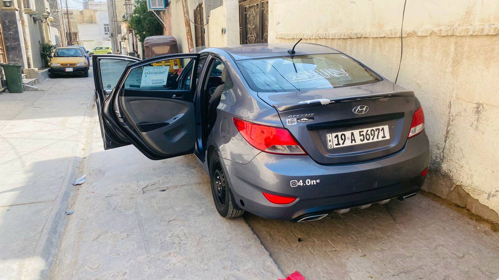 السلام عليكم 
اكسنت موديل 2016 أمريكي 
رقم كربلاء سنويه وهزه جديده تحويل ثاني يوم 
تخم تايرات ومنظومة تبريد جدد وكير ومحرك مكفول محرك 1600 السياره اي نقص مابيها 
حادثها باب وجاملغ خلفي بدون دواخل وباب فقط رش ثلث قطع مكاني كربلاء رقم التليفون ***********
السعر 95