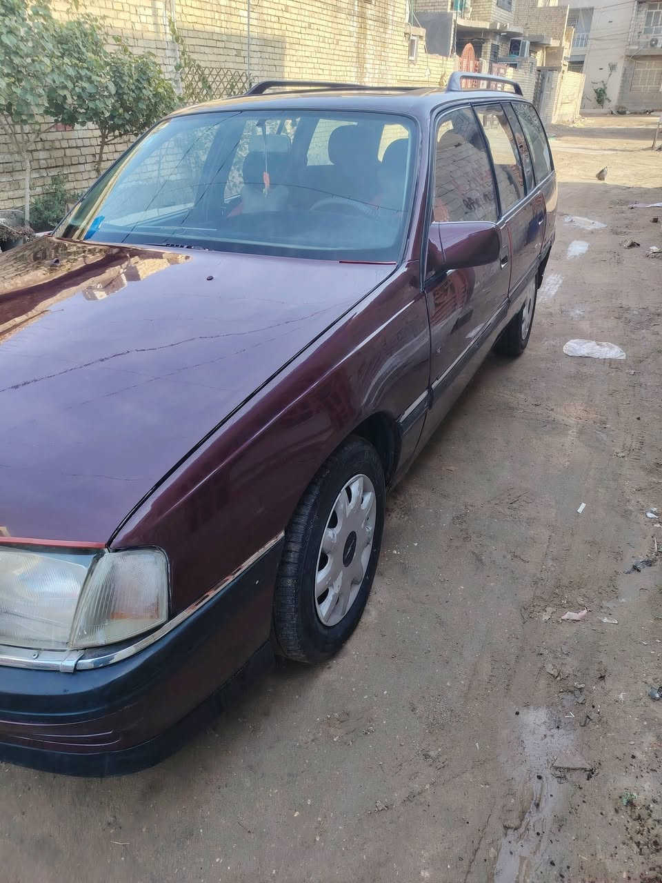 السلام عليكم سياره للبيع مكان كربلاء سياره مصبوغه عام غير ومكينه وحداديه وكهربائياته شاطئ التحويل السياره كامله على اخر حبايه تخم تاير باتري ما بيها اي نقص رقم السياره باسمي ***********
