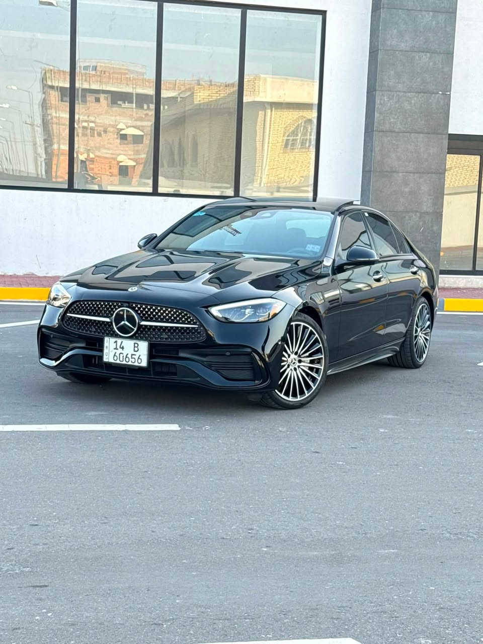 السلام عليكم مارسيدس c300 2024 ماشيه ١٠ الاف زيرو بعدهي تقرير غرق برغي ما بدل بيه موجود الفحص مالتها من امريكه شغاله مغلفه بالكامل ppf 
فتحه بنورامه
كت كامل بلادي AMG
صندوق شفط
لدات داخليه 
ستيرن كهرباء 
مساج وتبريد وتدفاه وخزن كشنات 
دبل رادار 
كامرات 360
حساسات 360
السياره هواي مواصفات بيه غنيه عن التعريف السعر ٣٧٠ مكانه بصره التواصل ***********
