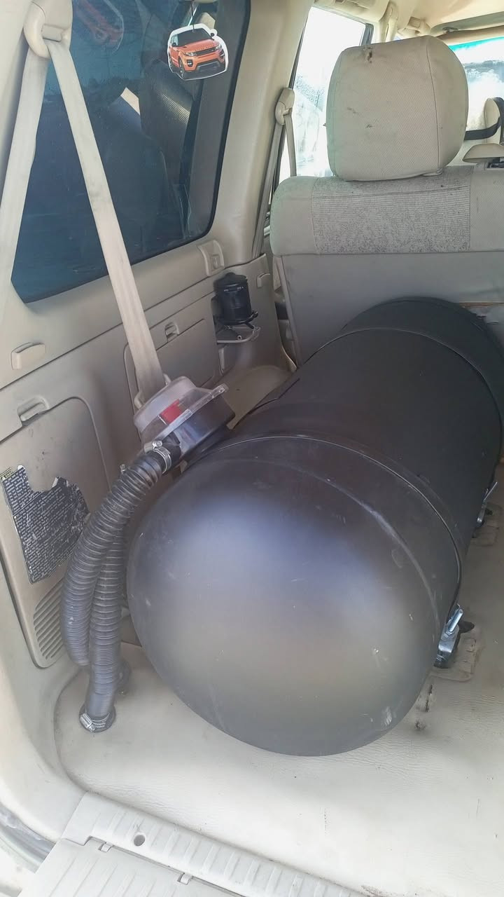 السلام عليكم مونيكا للبيع 2006 بيها صفحه وبونيد ابيع حزام سياره منضومه غاز محرك مامفتوح حساس خلفي ثلاجه تخم تاير السعر 150 وبيها مجال رقم *********** بي واتساب
