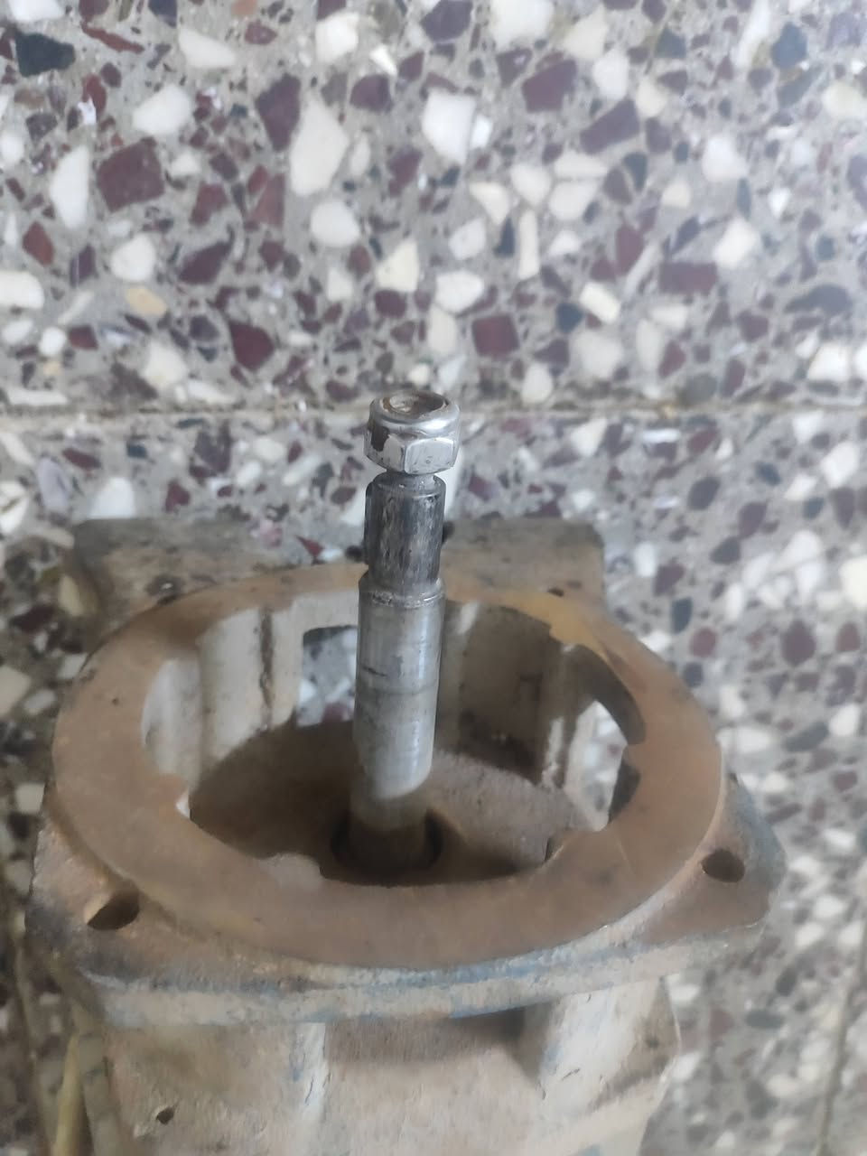 ماطور 2احصان 300 دوره
مكاني نجف كوفه 
***********
75 قفل
