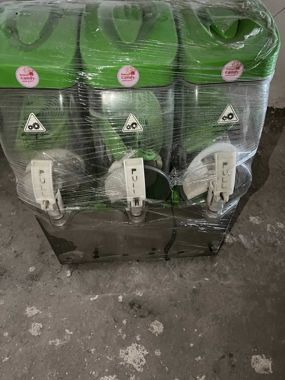 سلام عليكم مكينه تلاث احواض سلاش هوسك تركي نضيفه جدا استخدام قليل مكاني بغداد ***********
