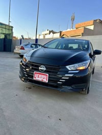 نيسان فيرسا • ٢٠٢٥ • بدون صبغ