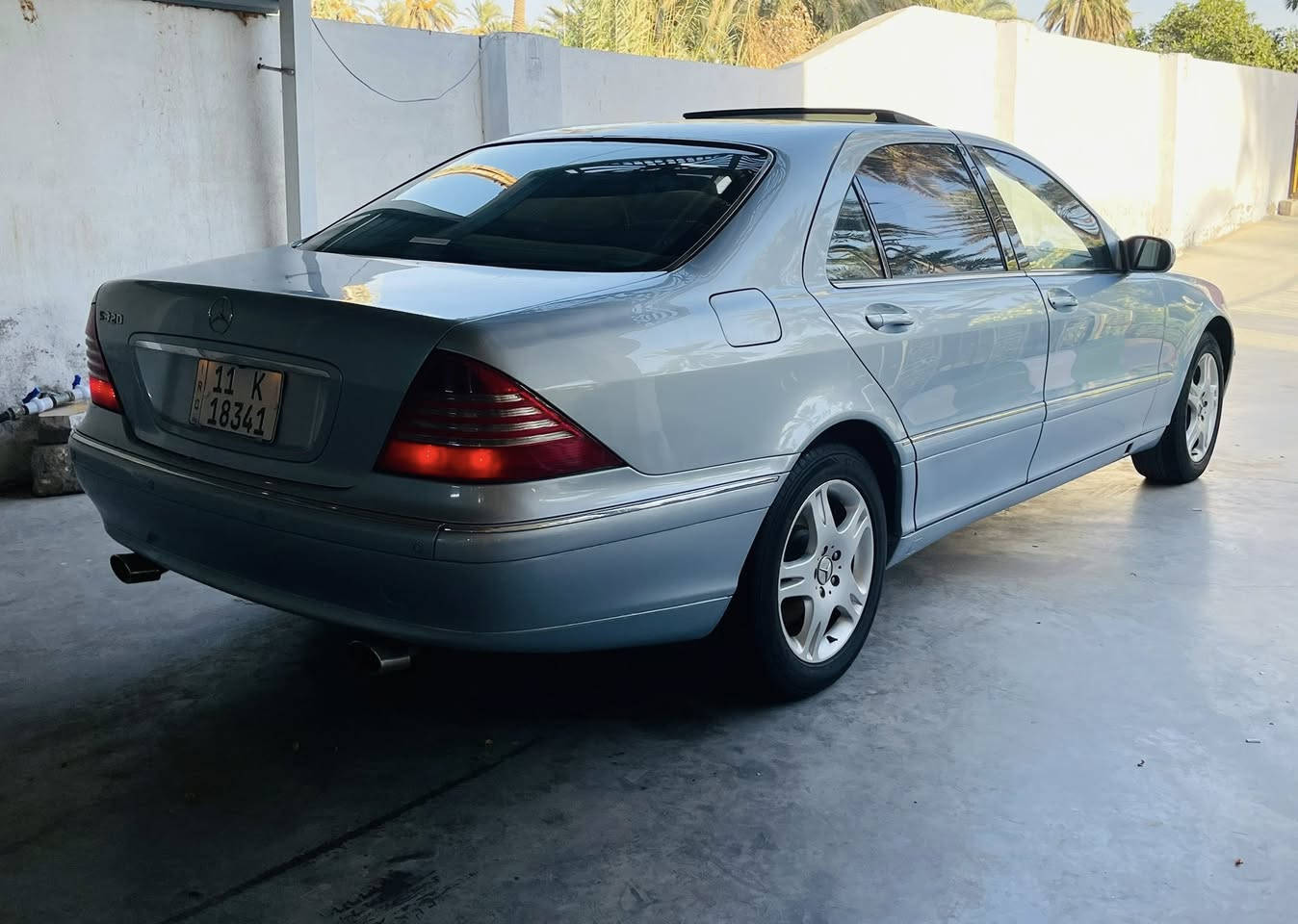مارسدس غواصه 2001 باب طويل
صبغ عام بدون اي حادث 

محرك 320
سياره جاهزه وبدون اي نقص 

السعر 105
                سياره موجوده بالصويره 

***********
