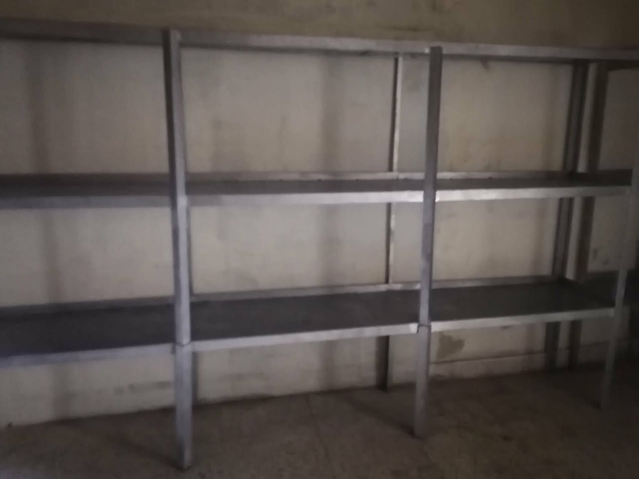 سلام عليكم رفوف البيع تصاميم ول شغل مالتهن كلش حلو زاويه 4مليم ول بليت 2مليم  كلش جديدات 11رف السعر مليون ونص وبيهن مجال شي قليل مكاني الكراد هاذ الرقم اتصل عليه وتدلل ***********/***********
