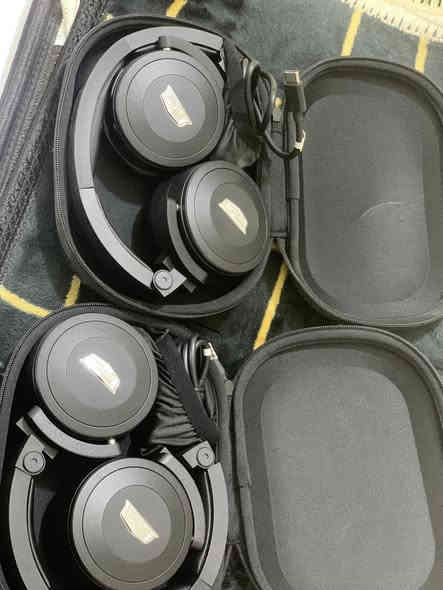 سلام عليكم  سماعات كاديلاك اسكاليد وكاله ممستخدمات مكاني بغداد زيونه ***********
سعر 200
