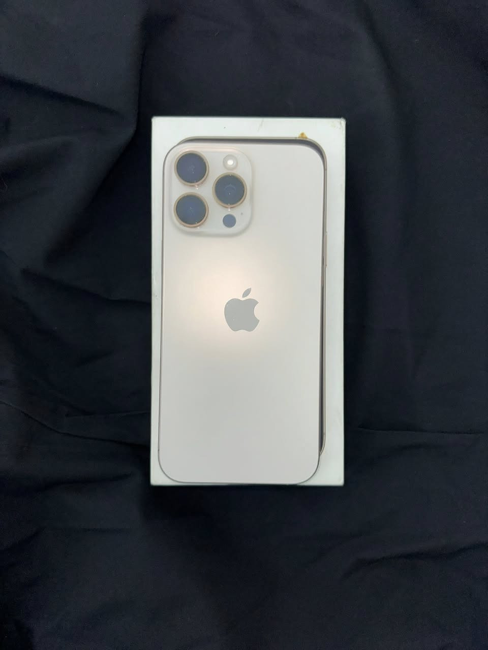 سلام عليكم
ايفون 16 برو ماكس 
ذاكرة 256
بطارية 93
جهاز نضيف 
مكاني بغداد بلديات بيع او مراوس ب 14 برو ماكس
اي ستفسار على رقم ***********
