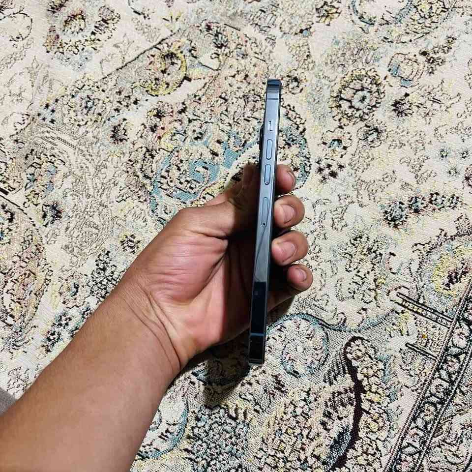 السلام عليكم 
أيفون 13 برو ماكس 256ذ
نضيف جداً الجهاز 
فقط مبدل شاشة احسن نوعية 
التفاصيل داخل الصور بطارية 82
السعر 475 للاستفسار ***********
