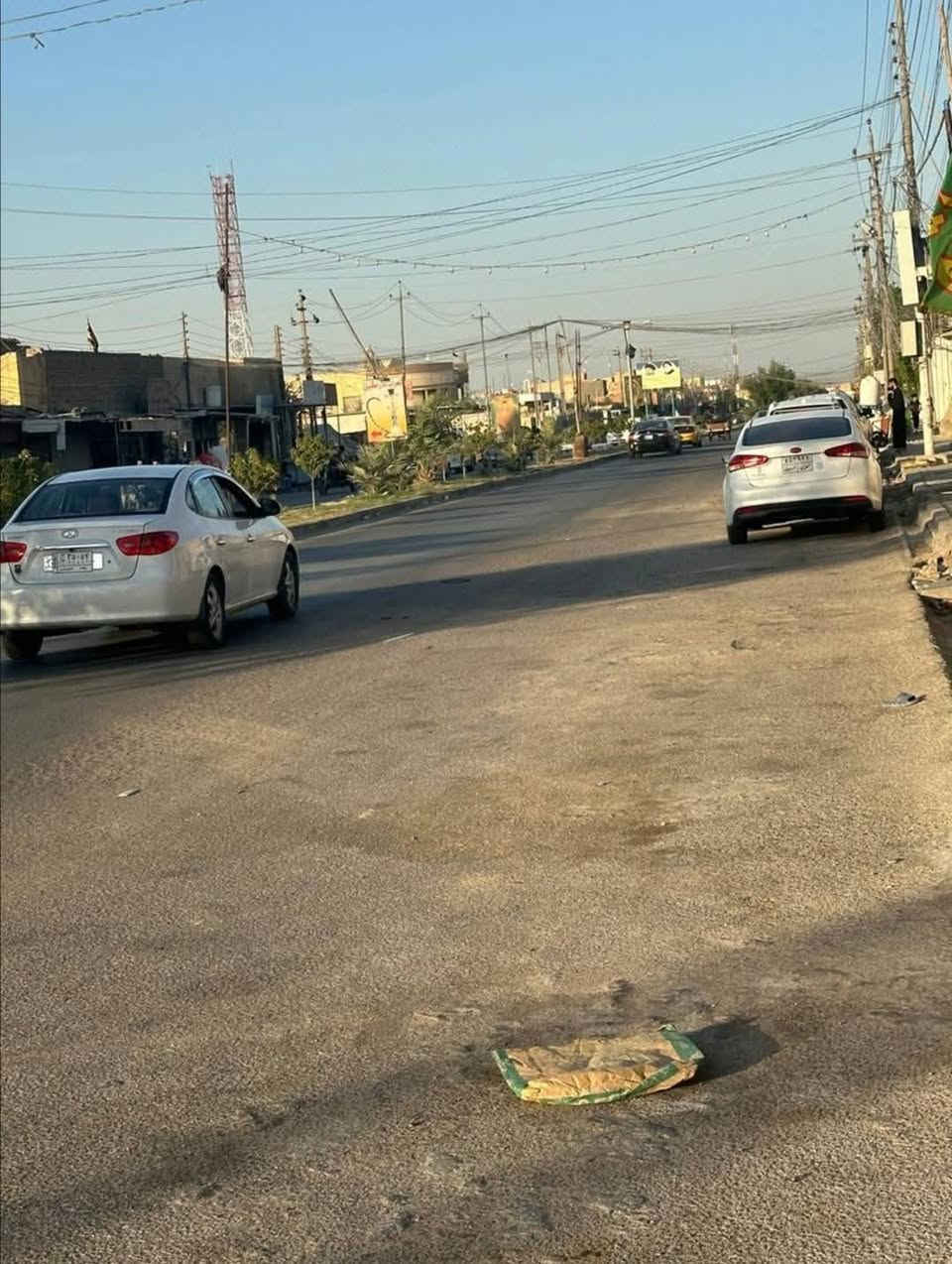 بيت تجاري للبيع ٢٠٠متر في حي العسكري بداية شارع المركز الجنائيه يحتوي على غرفتين نوم وصاله واستقبال ومطبخ وحمام عدد٢ ومحلات عدد٢ جميع العقار مؤجر السعر ٢٧٠مليون وبي مجال للشراي للإستفسار والتوضيح الإتصال على الأرقام التاليه ***********
***********
***********
أو مراجعة مكتب ابو علي التميمي للعقار في حي الوفاء بداية شارع المركز القديم على جهة دور الهنديه
