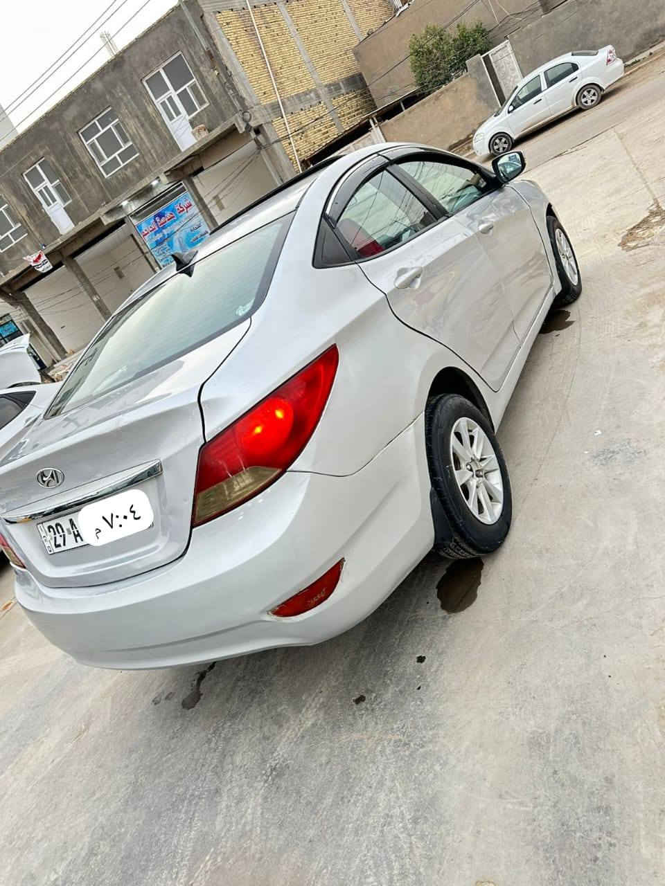 السلام عليكم
اكسنت خليجي ١/١ موديل ٢٠١٥ رقم واسط انكليزي تحويل مباشر  (يوجد سونار للسياره) فول مواصفات 
مكينه ١٦٠٠ دوش  قطرتين  مكفوله تخم تاير جديد حداديه جديده فقط رش ٣ قطع بدون دواخل 
السعر ٨٣  
العنوان الديوانيه مركز ***********
