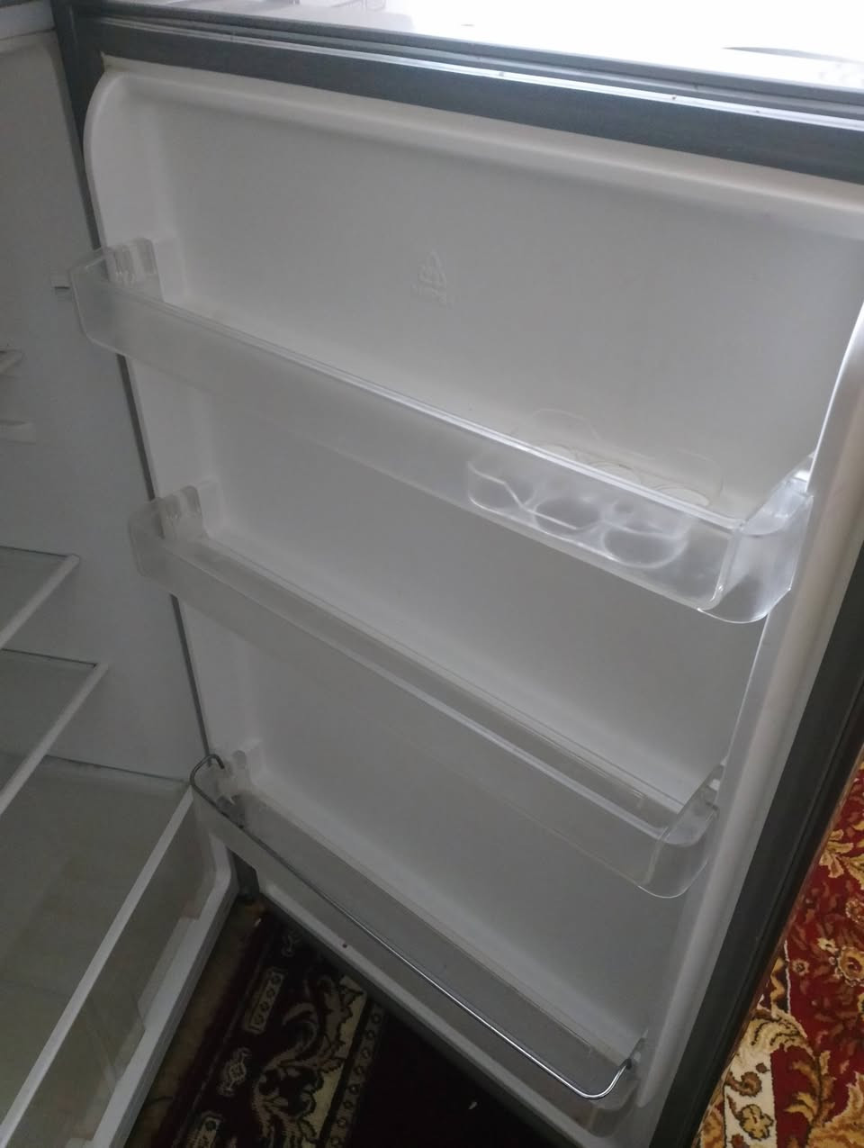 السلام عليكم ثلاجة للبيع
السعر 250 ألف وبيها مجال قليل هـ ***********
