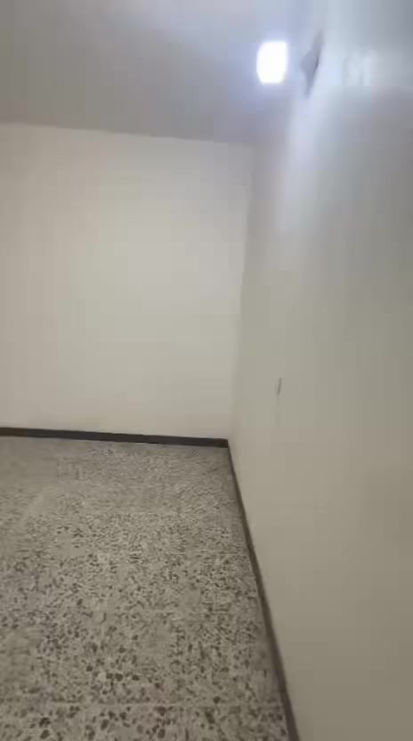 سلام عليكم بيت رئاسه شارع ٢٠ نهايه زراعي ١٠٠مزراعي طابق واحد بناع درجه اوله رفت صب بم مواد كله اصلي افضل شي جديد محد كاعد بي زيرو ***********
