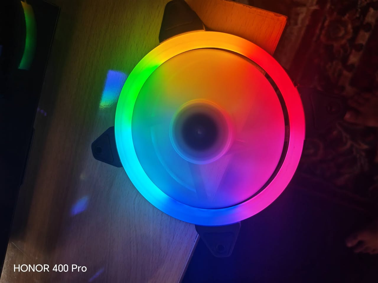 مراوح RGB بس الوان متتغير سعر القطعه ٣ آلاف دينار
اما الجبيره قطعه كامله قياس مروحه 140 ملم RGB متغيره مع المذربورد قابله للتخصيص سعرها 20 لف موجود توصيل
*********** واتساب
