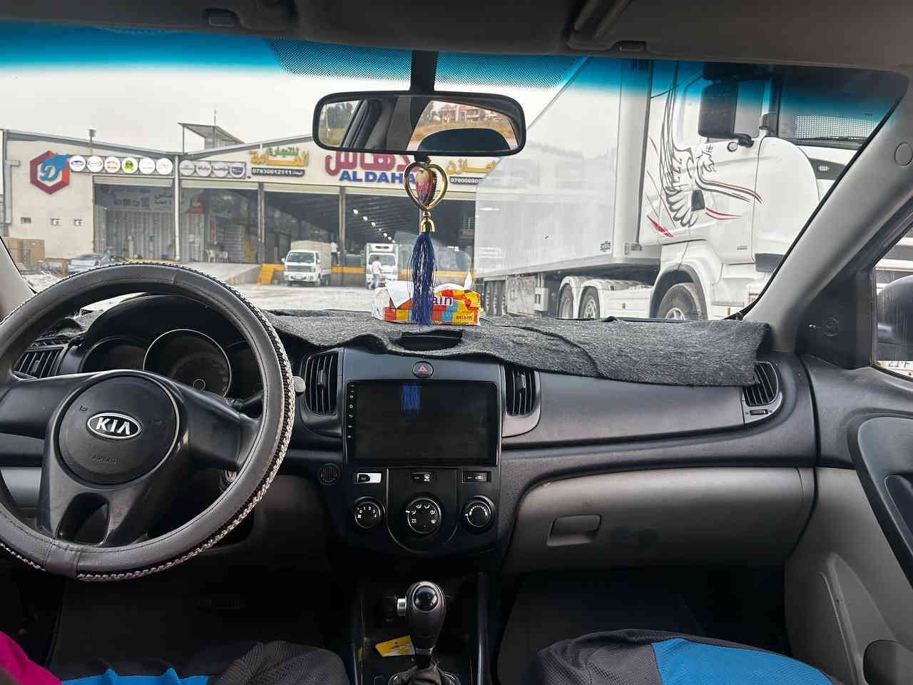 السلام عليكم 
للبيع كيا سيراتو 2011
خليجي محرك 1600 گير اوتو 6نمر المرغوب
گير محرك صدر تبريد كله كفاله تخم تاير جديد ويل كب  
بيها صبغ 3قطع بدون دواخل رقم الماني
السعر 85ورقه 
الشراي يتصل ***********
