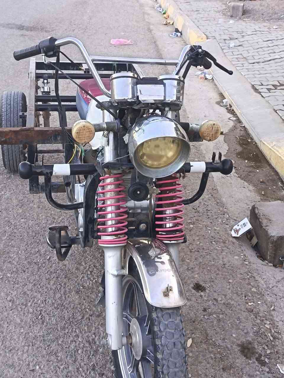 سلام عليكم 
ستوته أم طير موديل 23 محرك جديد ما ماشي شهر
السعر ٨٥٠ ألف للاستفسار ***********
