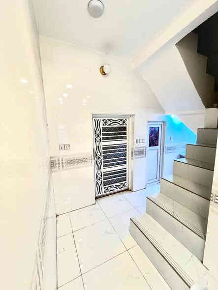 للبيع بيت 100 متر مربع واجهة 10 متر طابق و نص شارع 10 متر مفتوح على التجاري الشريط قطاع 77 حي ميسان موقع مميز يحتوي الطابق الاول على غرفة و صالة و مطبخ و استقبال و صحيات داخلية و خارجية و الطابق الثاني غرفة السعر 135 وبي مجال

للاستفسار والمعلومات الاتصال بنا ع الارقام التاليه 

***********

***********

***********

او مراجعه مكتب ألروان للوساطه العقاريه والمقاولات العامه 

عنوان المكتب حي ميسان ع الشريط قرب صيدليه الشراع 

عندك بيت عرصه للبيع راسلنه وات ساب
