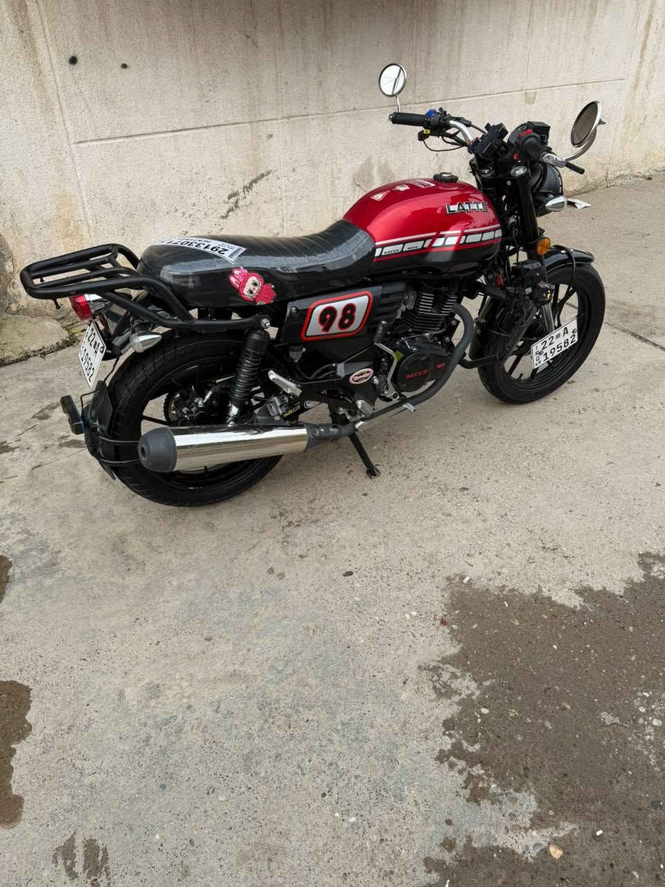 🔴دراجه دايون لايتي 🔴
ماشيه 5000 صارلها شهر من طالعه 
من معرض دراجه زيرو بعدها لوان احمر مرقمه رقم إنكليزي اربيل كامل شرط التحويل سنوي بسمي 

عنوان الدراجه موصل نبي يونس 📍

✔️دراجه دايون لايتي ✔️
✔️ ببعدها دراجه نضيفه جديده
✔️ثاني يوم احوال محرك 200
✔️كفاله عامه من كير مكينه شاصي 
✔️دراجه نضيف كامله مكمله
✔️ دهن ابداله امزويل 1/1 دراجه 
✔️موديل 2025
✔️كهربائيات كلها شغاله فول الفول
✔️مابيه اي نقص
✔️ بيها ايضافات زينول فول مفوله ✔️دراجه تجي تشوفها بعينك كاعده ✔️مرتبه كلها الاغراض وياها ✔️دراجه كلهن ماناقصها اي شي دراجه كامله كمل
✔️ماطور جاهزه
✔️السعر مليونين 750 الف 
✔️ العنوان موصل نبي يونس 
 ✔️ اهل ال مليونين ونص لا اتعب نفسك اصلا ماابيع
        مع تحياتي للجميع 

للتواصل عل ارقام ما تتواجد عل فيسبوك ولا ماسنجر

اتصال 📞 ***********

اتصال 📞 ***********
