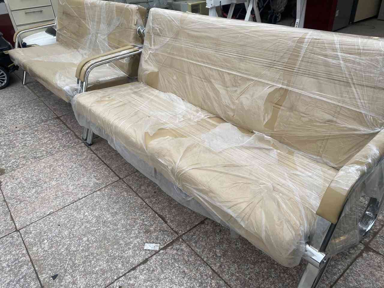 تخم مكتبي جديد ما مستخدم قطعتين 2 جلد رجل استيل سعر القطعة 95 قطعتين 190 
الموقع📍 موصل الجانب الايسر حي القوسيات قرب ماركت ياسمين النعيمي 
للتواصل ***********
              ***********
