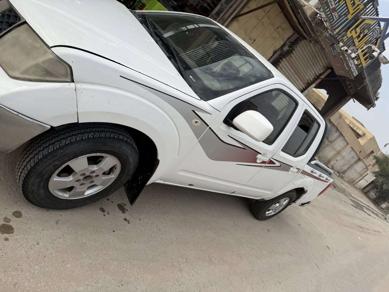 سلامم عليكم نيفاره 2011 رقم بصره  الجديد بسمي كير عادي مكيه  وكير جديده توا شدهن     بيه الجاملغ المامي صبغ   وبيه مكانات واضح بل صور تخم تاير   وحداده اماميه  تعبانه
السعر85
البصره الزبير
***********
