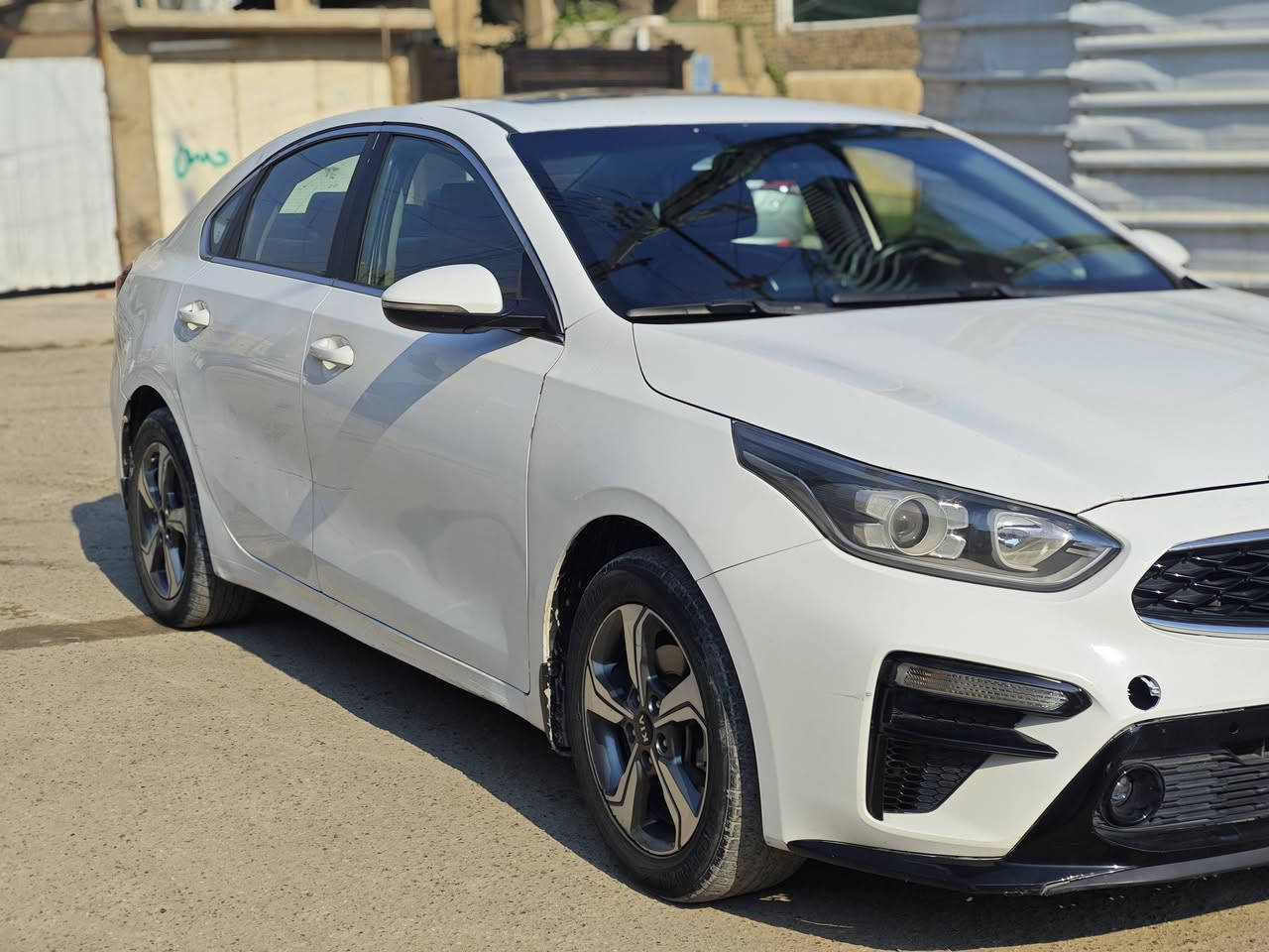 كيا سيراتو 2019 خليجي ، استيراد الشركه الدوليه 
ماشيه 162 الف كم ، محرك 1600 دوش المرغوب 
فول مواصفات (1/1) من عدا البصمه 
السياره بيه قطع صبغ بدون دواخل ابيعلك حزام 
تكم/ شواصي/ لغود/ حوض/ قماره كلهن مكفولات
محرك وكير مكفولات شرط بدون فتح او صوت 
رقم بغداد تحويل مباشر 
العنوان / بغداد / حي الجهاد
السعر / 126 ورقه  
للاستفسار / *********** واتساب او اتصال
