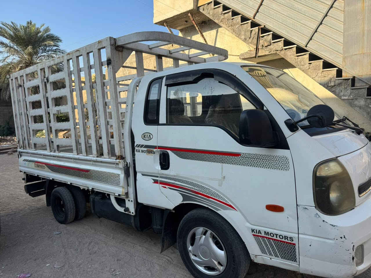 (ادوات)
بنگو موديل 2018 ادوات بيها رقم شمالي وحصة گاز جاهزه من كل النواحي بوجهك للشغل بدي مغلف قماره دبل رف رايدها53 المكان بصره 
***********
