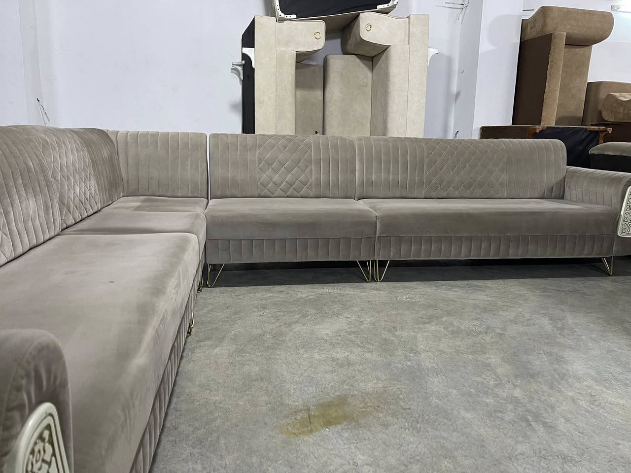 ئەم قەنەفە Lبۆفرۆشتن 
دەسکردە بێعەیبە 
دیزاینی کۆمپیوتەرییە
10نەفەرە 
ژ.م***********
