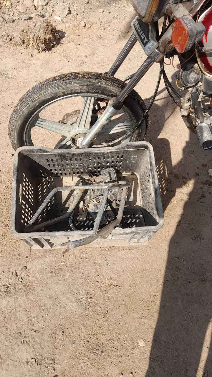 سيفان موديل 2020 اوراق  للبيع
السعر ٣٥٠ بيها مجال قليل 
اخوان الدراجه جديده وغلب الغراض توكع وماصلحها 
حته صندوكها موجود 
مكاني طويريج***********
