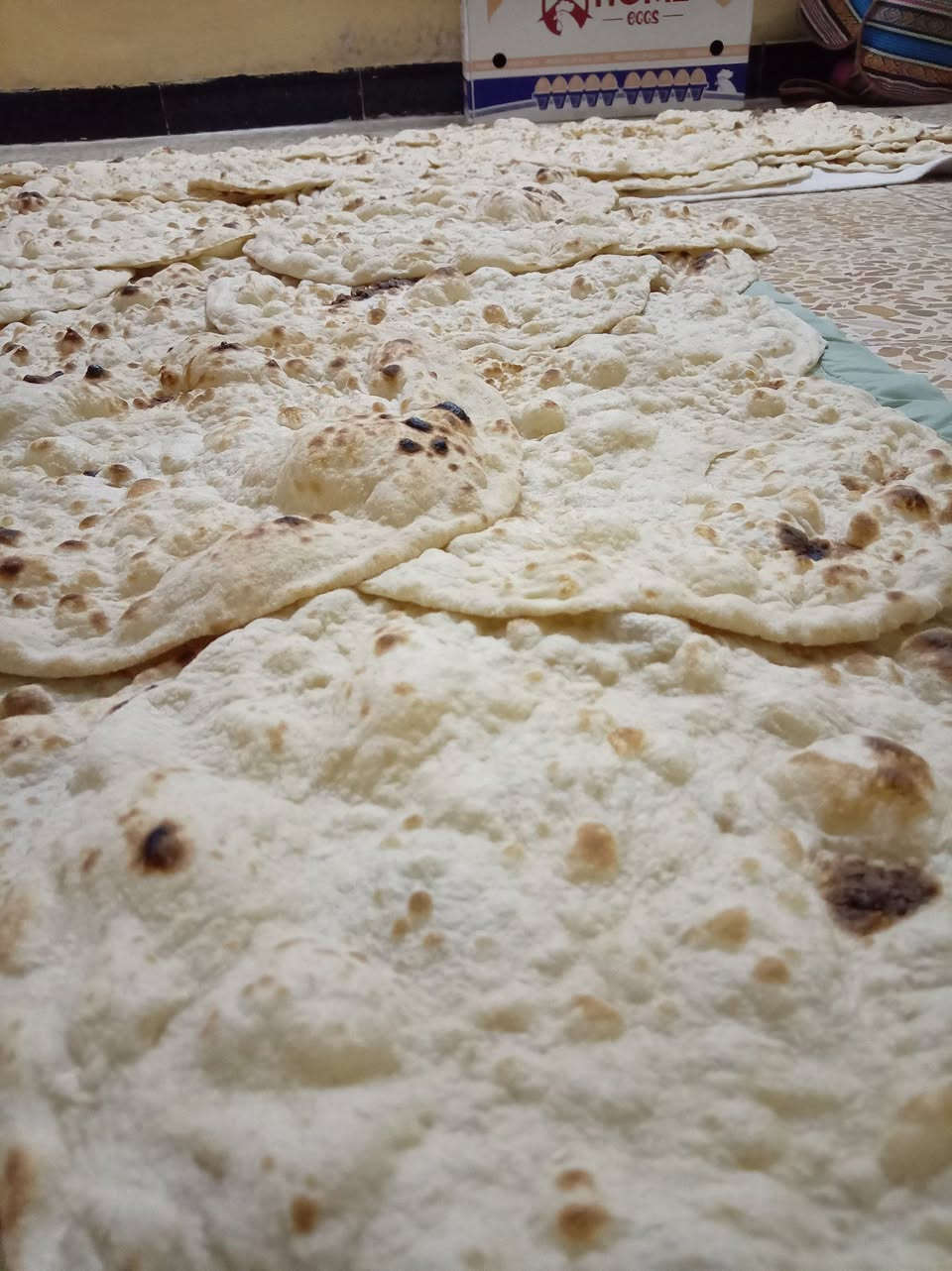 السلام عليكم يتوفر خبز بكل أنواعه بسمسم وحبة سودا وخبز براشين وخبز صاج وخبز تنور كهرباء العنوان حي الانتصار شارع ثلاثين قرب كرم مول للتواصل على الخاص أو على الرقم ***********
