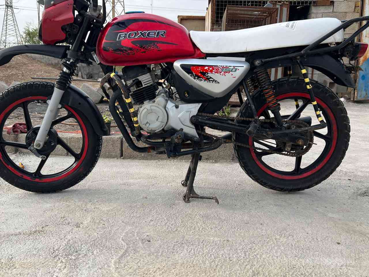 سلام عليكم دراجة بوكسر للبيع نضيفه شلعه فول مكفوله الشراي يتصل وبي خير  ويدللل ***********
