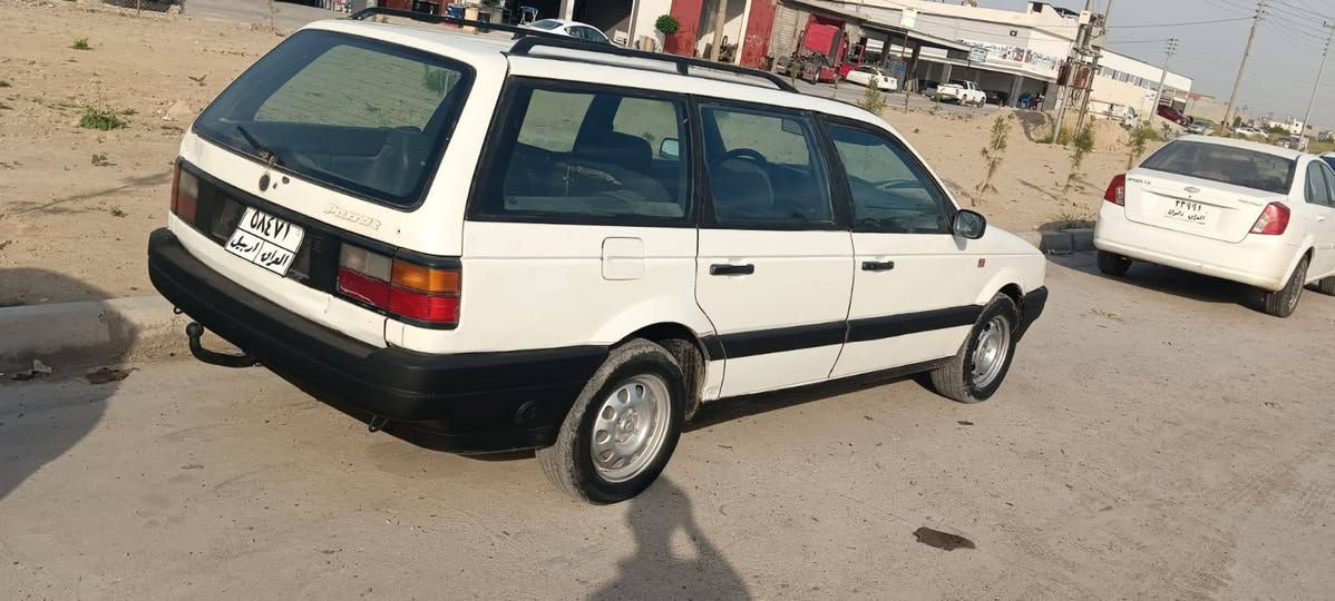 فولگس واگن باسات
 موديل 1990 كير عادي
حيل نظيفة بدون حادث
مكينة 8.0 وكير بشرط
شرط والوكالة والتحويل
سعر 30 $ ومجال بردرش 
*********** -- *********** اكر, نينوى
