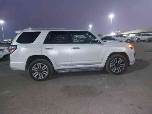 السلام عليكم 
تويوتا فور رنر
موديل 2024
ماشي 15 الف
مواصفات ليميتد
فول فول 
بدون صبغ بةس دعامية صبع لايت كلة بلادي صور حادث موجود 
ايرباك راجع بلادي سيستم
 بدون رقم يترقم شمالي
365 شوية بي مجال 
 *********** 
وتساب موجود
