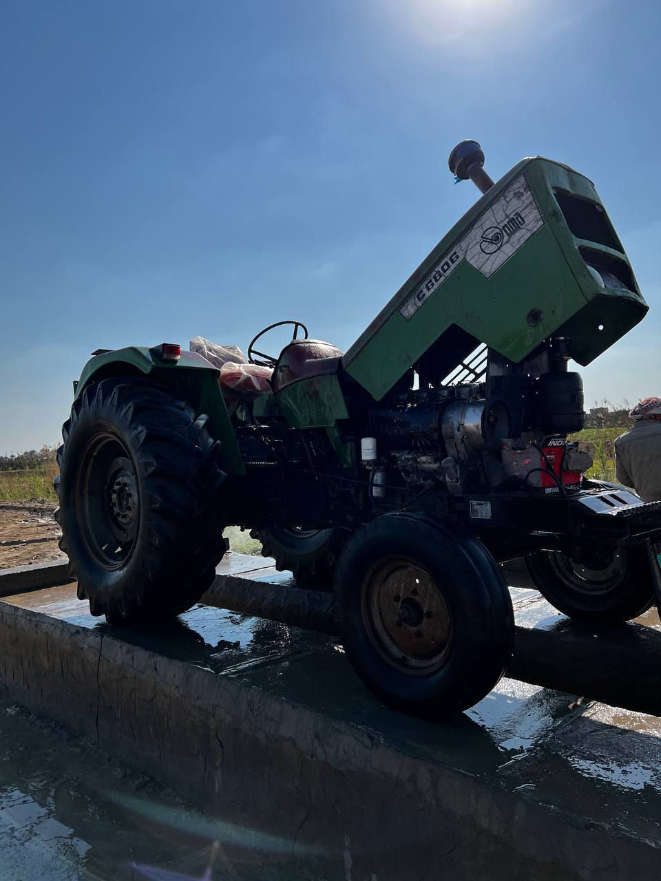 السلام عليكم للبيع مكينه سيرت موديل 2000 مكفوله مكينه بلاديه رقم وسنويه تحويل ثاني يوم محرك مكفول مجفت جديد ع ايدي مكينه جاهزه للشغل ماتحط عليها لو الف للاستفسار ع الرقم (***********)المكان واسط الصويره
