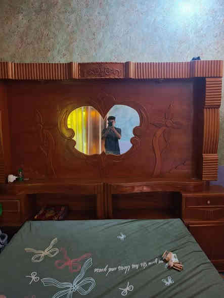 السلام عليكم. غرفه اخشاب للبيع تسكام. 6ابواب.  نضيفه كلش السعر 850وبيه مجال***********
