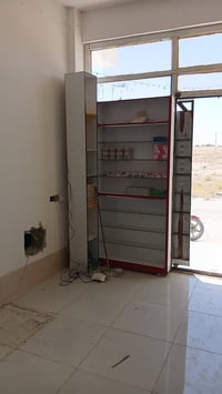 باترينات ٥ • ميز مكتبي • مراتب
