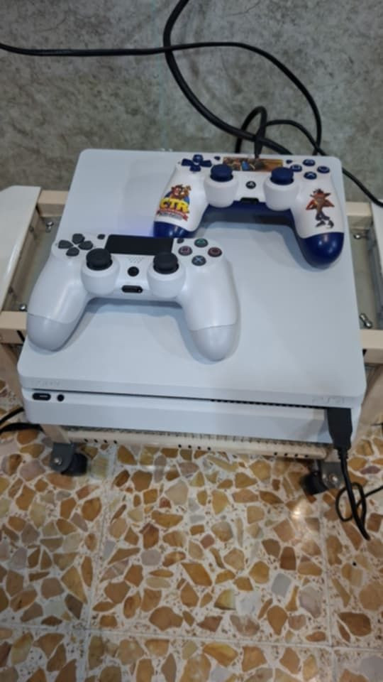 للبيع بلي4 مهكر هارد500 بي6العاب مع يدتين جهاز جديد مفتوح تنظيف فقط شرط الفحص السعر230بي مجال


**إذا كنت صاحب هذا الإعلان وتريد حذفه لأي سبب، رجاءا أرسل رسالة إلى الدعم الفني**