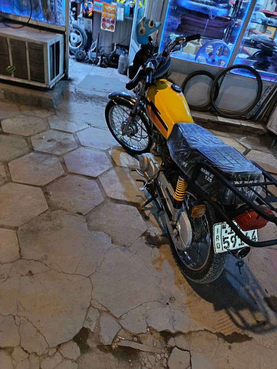 السلام عليكم دراجه للبيع رقم وسنوية ب اسمي مديل20اصلها ارشا رقمها ديوانيه مشروع وطني تتحول بالكزيزه او بالدائرة اللي تريدها مكاني بصرة ابو الخصيب ***********
