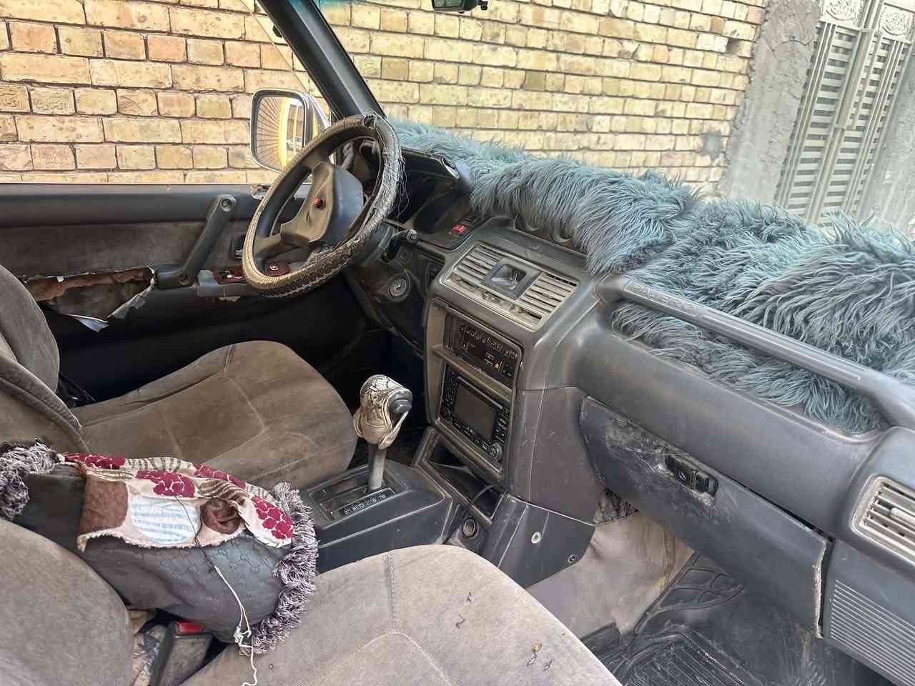 سياره للبيع باجيروا موديل 98 كير ومكينه بطه حجم 2,500 السياره باسمي ثاني يوم تحويل الاتصال مع صاحب السياره على الرقم *********** المكان بغداد شارع السياحي قرب اسواق بابا اشتريلي مع تحيات امجيد الزيداوي
