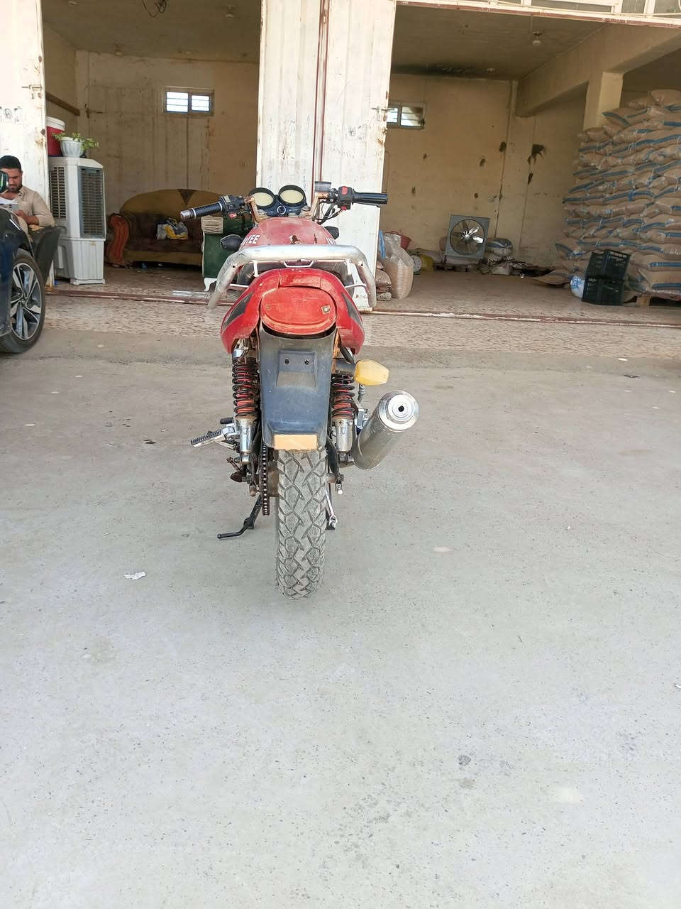 سلام عليكم دراجة جني باندا موديل ١٧ مكينه وكير مكفول  تايرات زوج جدد نقص باتري فقط مكاني ديالى الخالص السعر ٣٠٠وبيها مجال متواجد واتساب ***********
