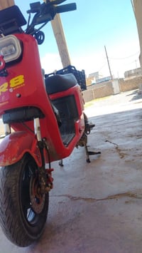 موطور r8 للبيع مبدل بطاريات ليثيوم اصليه غاليه شرط اذا وكف بيك بمكان ت...
