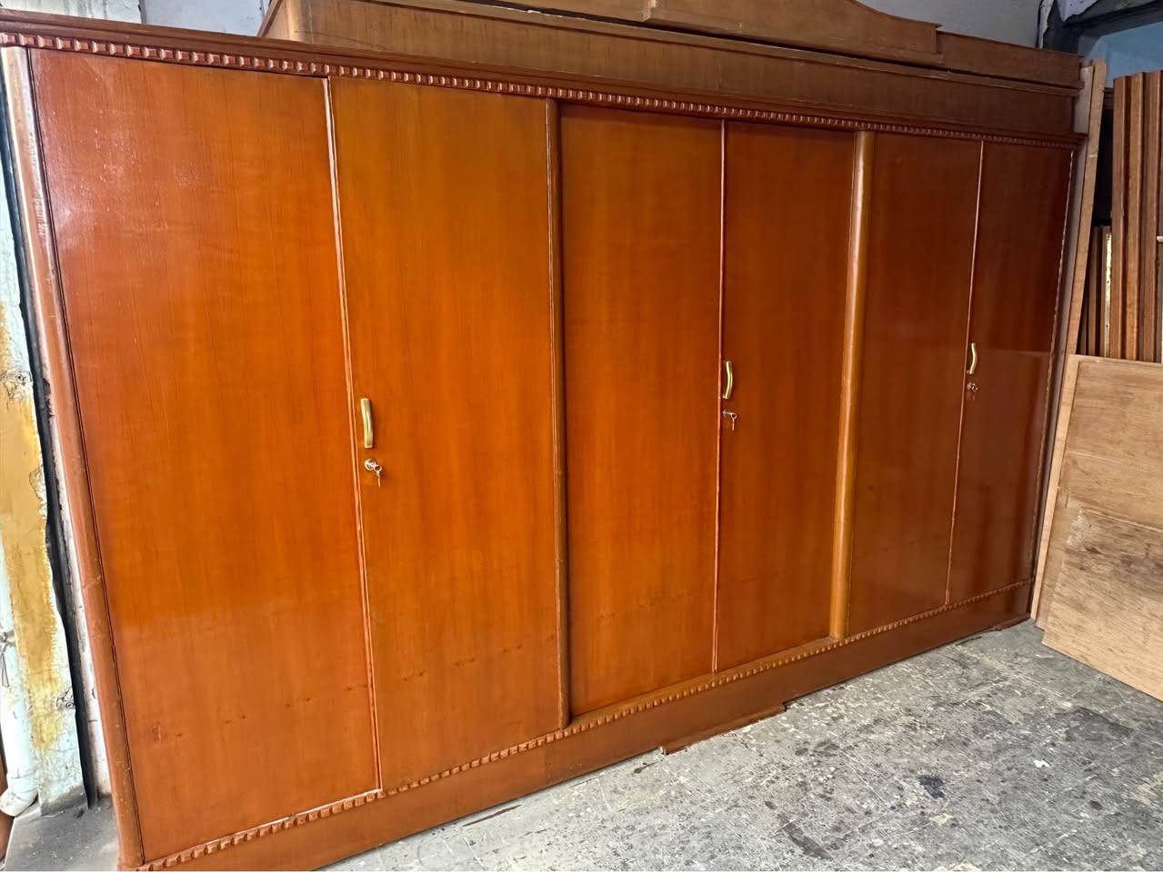 سلام عليكم 
كنتور ابو 3ابواب كامل صبغ قفل يده 160
كنتور ابو 6 كامل صبغ قفل يده 225
النجف الاشرف تقاطع العسكري كبل 
*********** النجف, العراق
