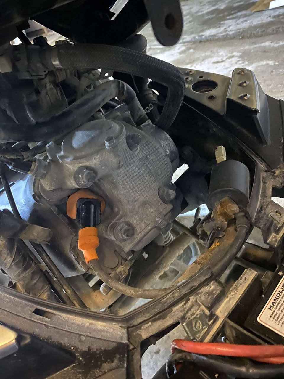 السلام عليكم سكنس جبلي للبيع دراجه كفاله عامه مكينه جديده كهربائيات كله شغال شلعه ومعدل وين مايعجبك شغل واطلع السعر مليون و50 وبيها مجال مكاني الحسينيه راشديه الرقم ***********
