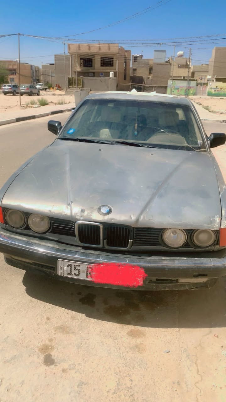 السلام عليكم BMWW730 للبيع او مراوس موديل 93 مشروع وطني باسمي سنوية لحد 30 تنتهي السيارة بحالة جيدة المكينة والكير نظيفة الداخل والخارج نظيف بس جاملغ الأمامي جهة السائق بيه ضربة خفيفه كهربائيات كله شغاله والصغيره مابيه اي جطل الحدادية تعبانه 40%100 مكان السيارة كربلاء الاستفسار على الارقام 
***********
***********
