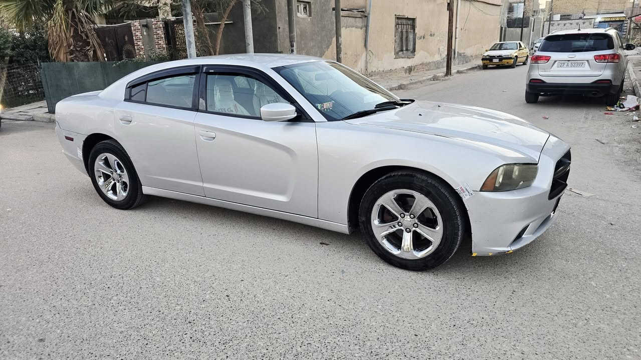 جارجر موديل 2013 فول مواصفات شاشه عطلات 
كامره دواره تحكم استيرن حساسات خلفيه 
تخم تاير جديد حداديه كله جديد 
تبريد تتفئه كربائيات كله شغال بيه
رقم اسلمانيه شرط الحاسبه 
 السعر 60 وبيه مجال للشراي
***********
علمن ان السياره ادوات
