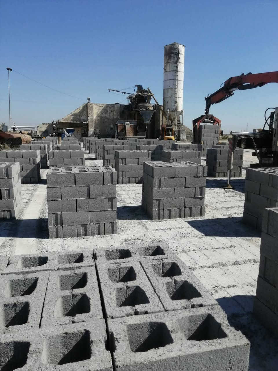 يوجد لدينا بلوك توصيل داخل الفلوجه واطرفها بسعار مناسبه قياس 20 قياس 15 قياس 12 الاتصال 
***********
***********

