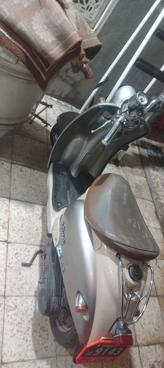 السلام عليكم شباب دراجه مصريه فحل قفل اكسن درجه رمبه صله يومين من طالعه كفاله عامه عداد طوافه كلوب عالي ناصي كله شغل ما بيه اي نقص مكينه برغي مامفتوح شلعه معدل فوك ٦٠ درجه خرسه بلعافيه عله يخذه درجه تخبل سعره ٧٥٠ بيه مجال حك جيه مكاني ناصريه مركز هذا رقمي *********** شراي يتصل وخادم انه شباب مو شراي فدوه روحلك لا تعبني ودرجه بلكرتون شباب.     وتحياتي للجميع
