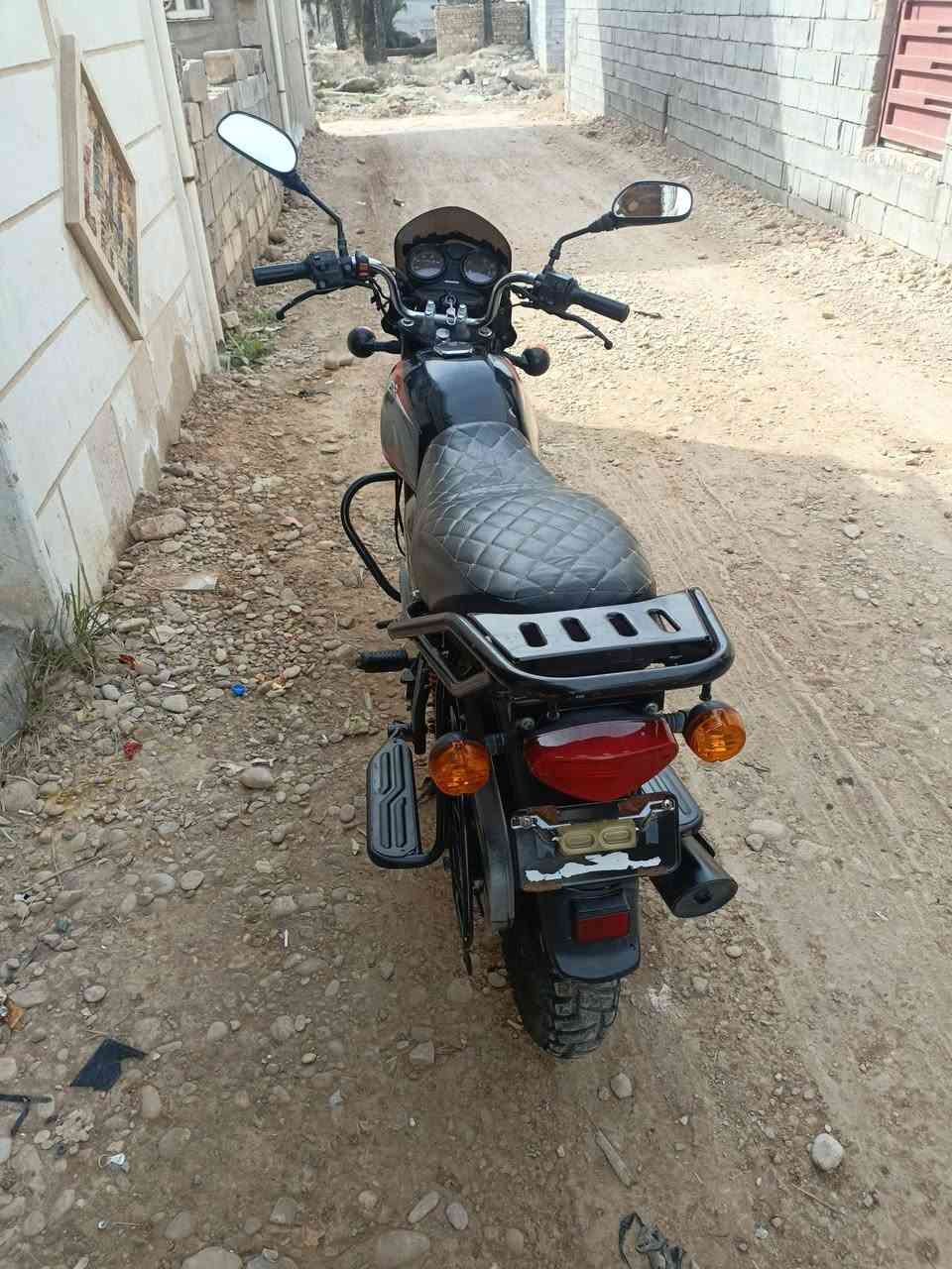 بوكسر للبيع موديل 21 دراجه جديده اوراق كامله اصوليه السعر مليون 300 الاتصال ***********
