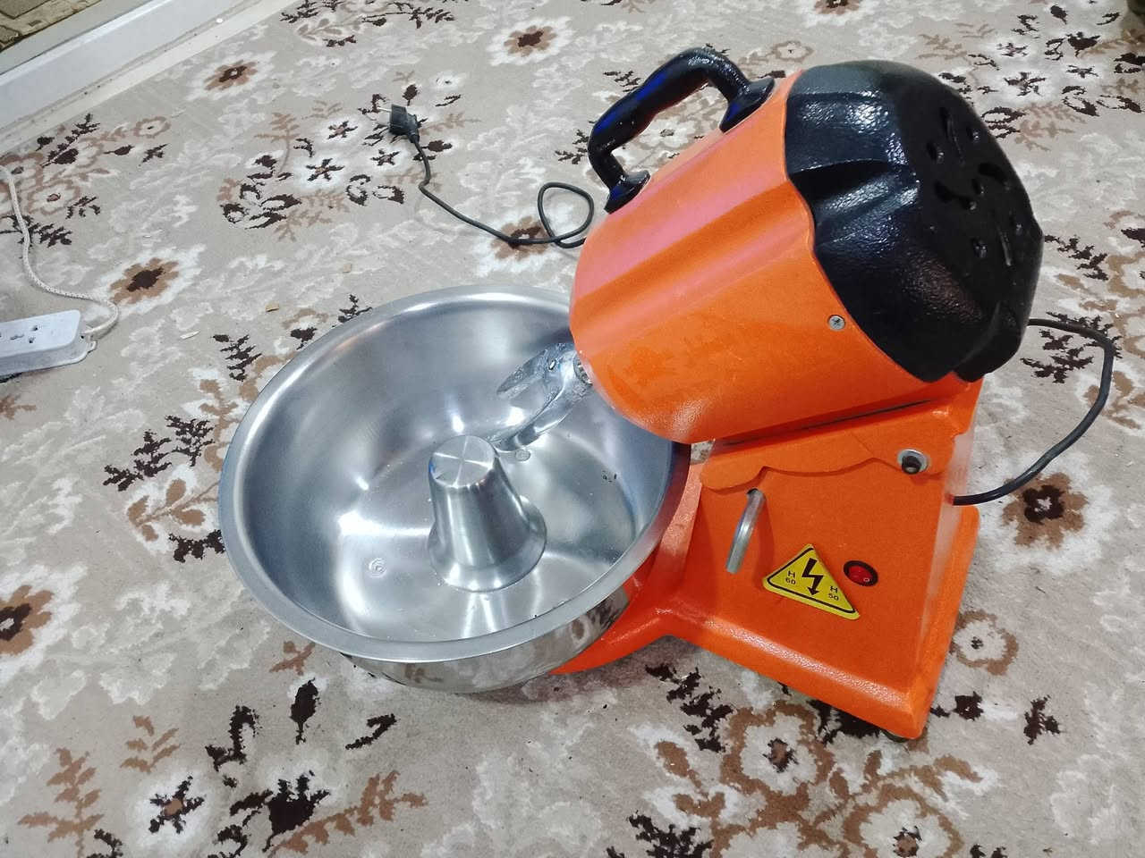 السلام علیکم
عجانە پێنج کیلۆ بۆ فرۆشتن شتی دەرەجە یەک 
کڕیومانە یەك جار بەکار هاتووە گەورەیەو بۆ ئیشی ئێمە نابێت بۆیە ئەی فرۆشم 
نرخی ۱۱۰ هەزار.......لە سلێمانیم
***********
